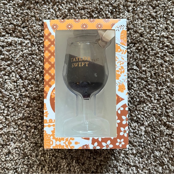 NEW Taylor Swift Evermore “That Ain’t My Merlot” Ornament - Picture 5 of 8